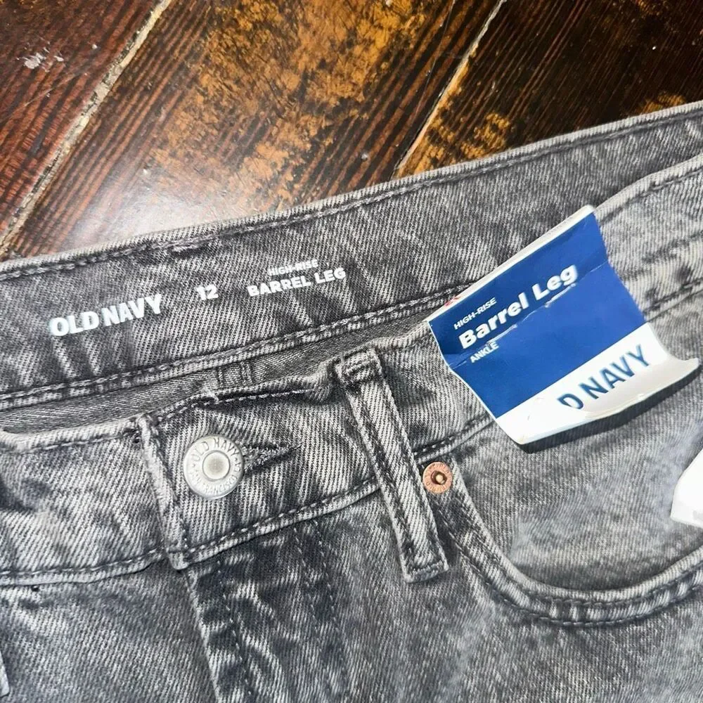 Old Navy washed gray barrel leg size 12 trendy jeans - Picture 2 of 3